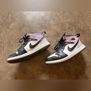 Nike Kids Mid SE Zen Master